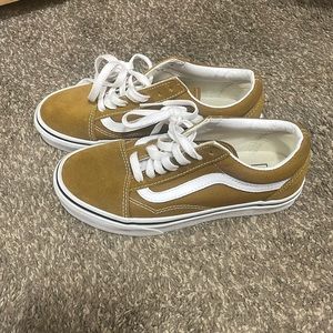 NWOT vans tan tie shoes